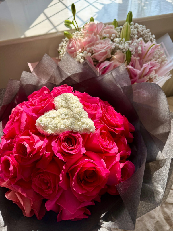 Festive Bouquets | Love Letter or heart