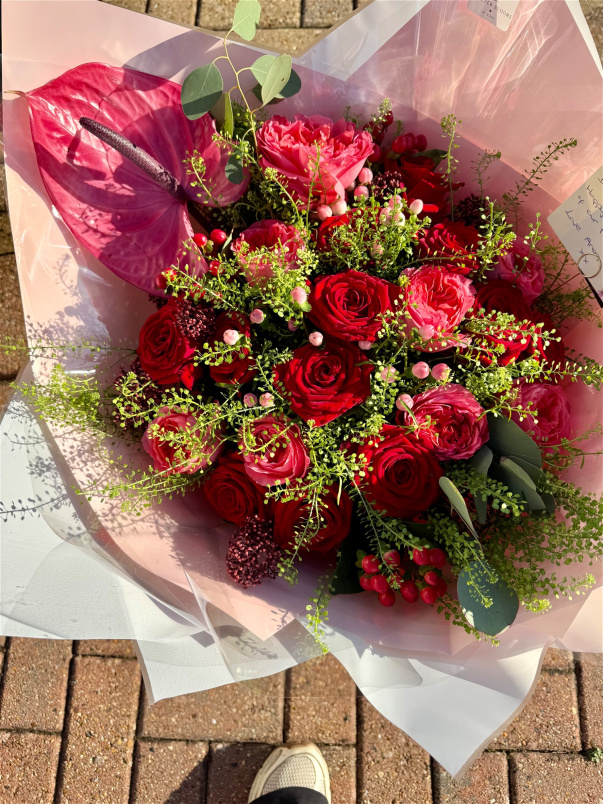 Festive Bouquets | Lilly-mas bouquet