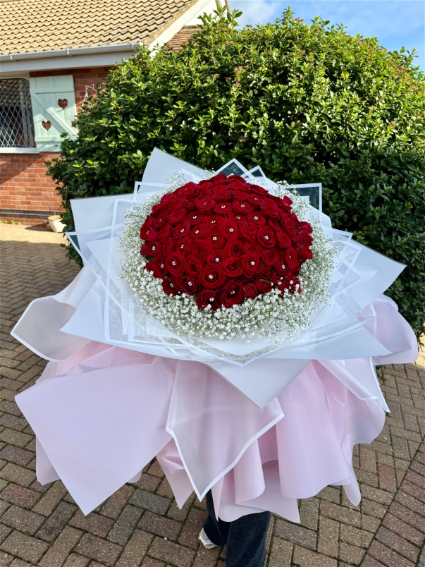 Valentines Bouquet's | Crown in Roses