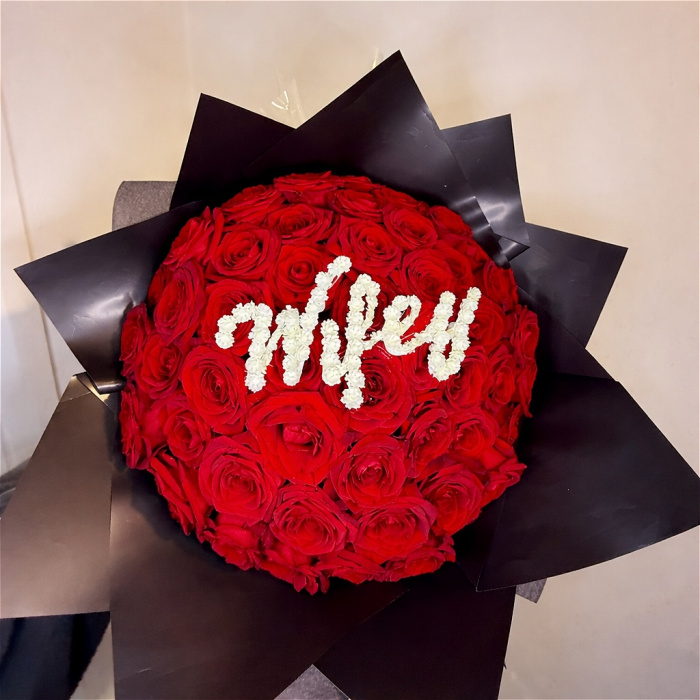 Rose Domes | Initial rose bouquet