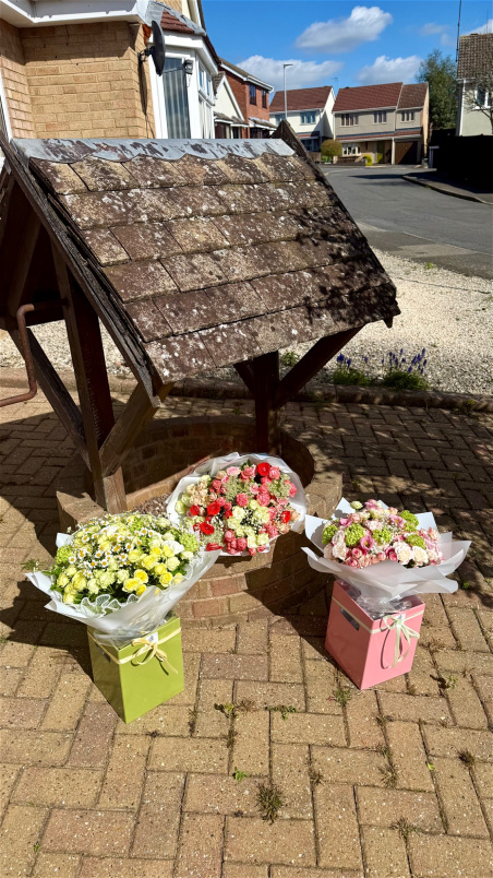 Spring Bouquets | Strawberry Lemon Pink bouquet