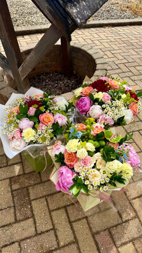 Summer Bouquets | Colourful Gardens