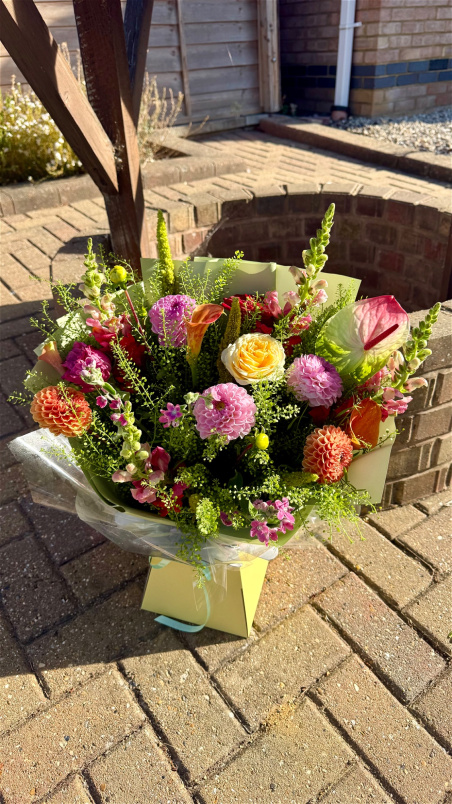 Summer Bouquets | Dahlia in Bloom