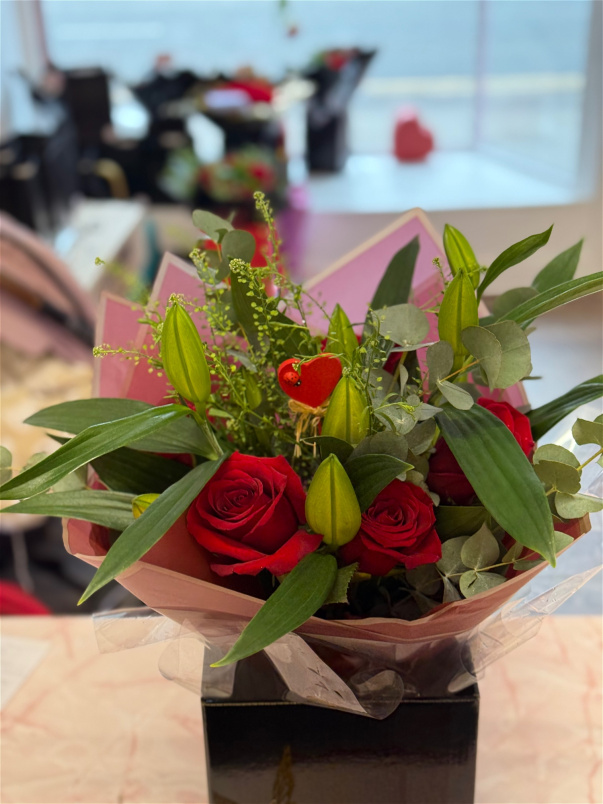 Bouquets | Lilies and Roses