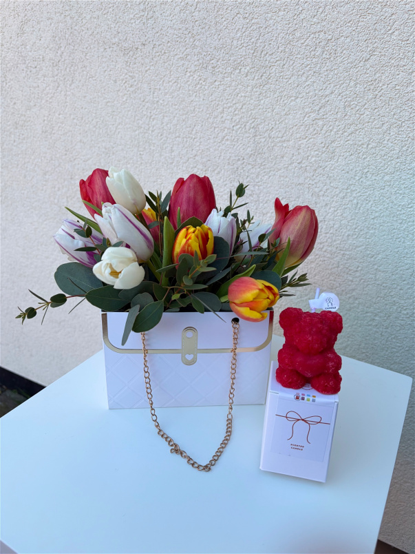 Mother’s Day | Tulip Bag with Candle