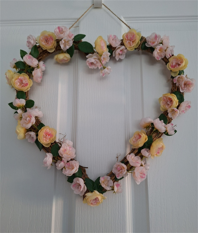 Artificial Flower Wreaths | Small Rose Heart