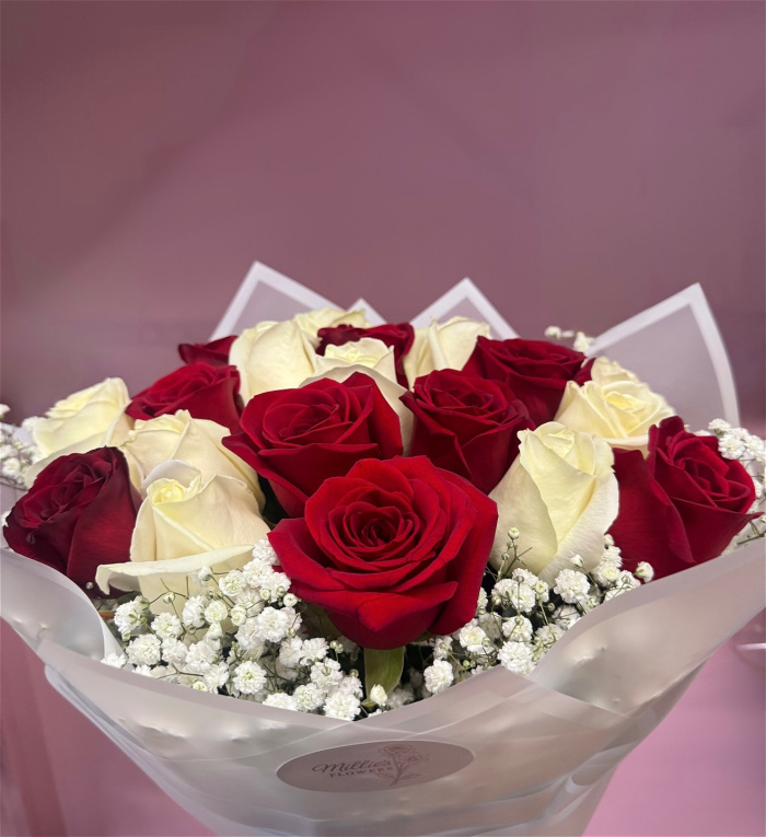 Bouquets | Red And White Rose Bouquet