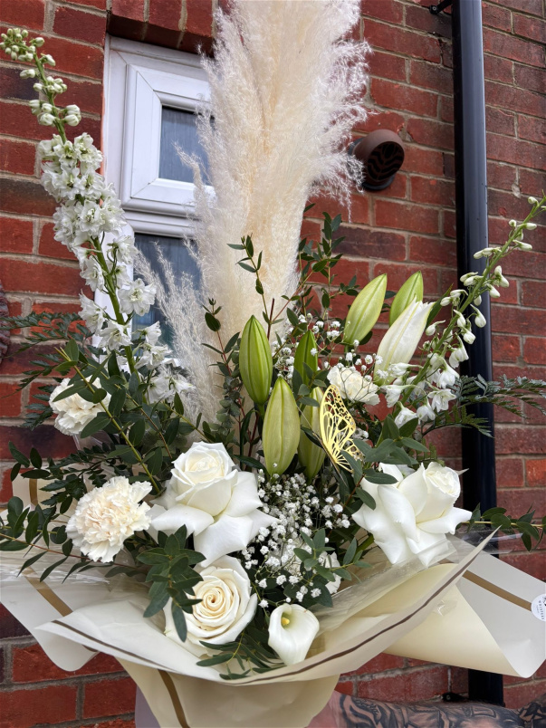 Every Day Bouquets | Hat Boxes | OTT Luxe Bouquets | Luxury Hat Box florist choice