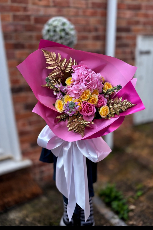Bouquets | Pink with purpose