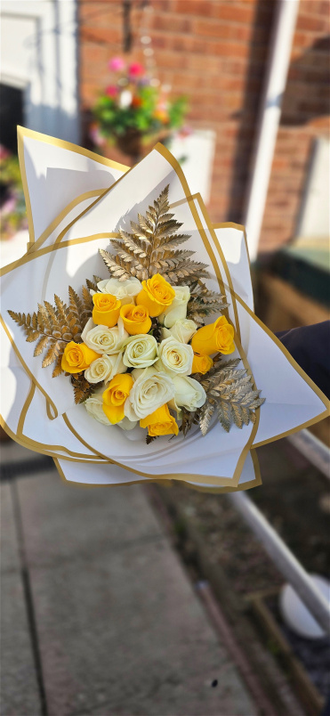 Bouquets | Rose Bouquets | Golden Sunrise