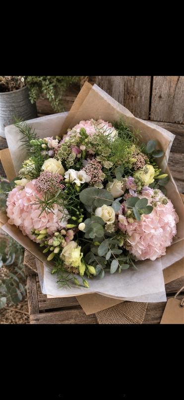 Anniversary/ I Love You | Arrangements | Birthday | Bouquets | Gifts | The wild Meadow