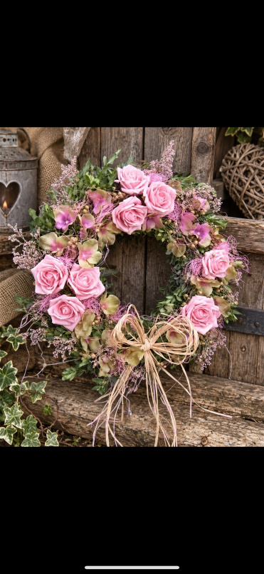Anniversary/ I Love You | Arrangements | Birthday | Funeral | Gifts | Cottage Rose Wreath