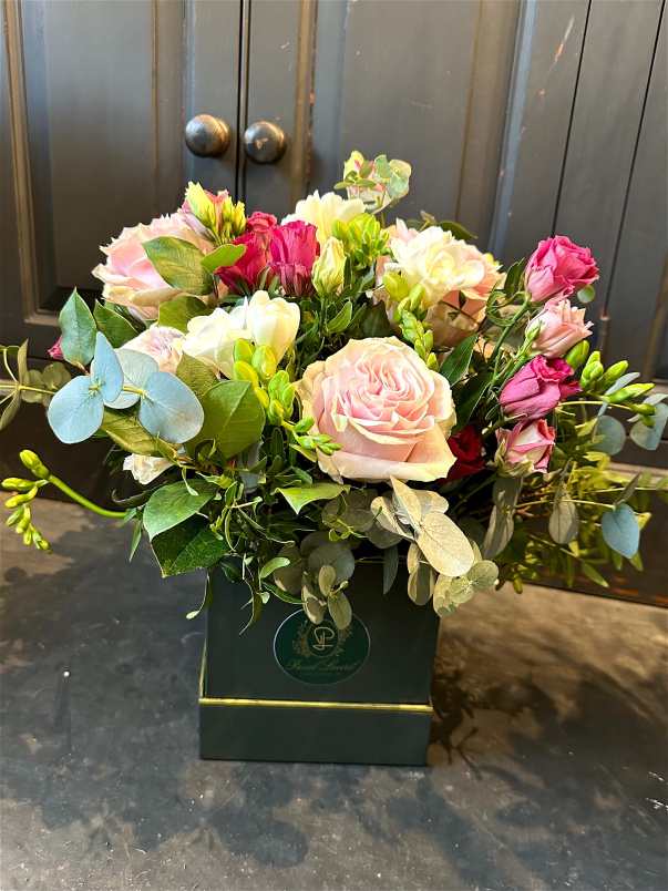 Arrangements | Seasonal Delight Box