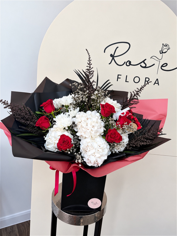 Hand-Tied Bouquets | Eve