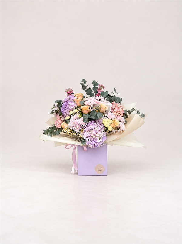 Hand-Tied Bouquets | BELLA