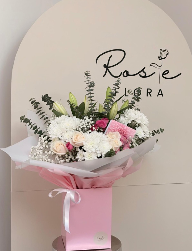 Hand-Tied Bouquets | Ivy
