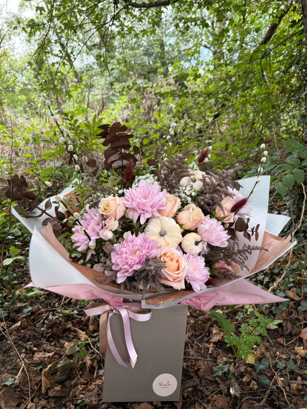 Hand-Tied Bouquets | Willow