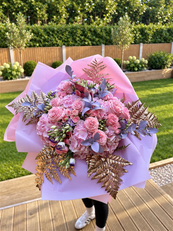 Hand-Tied Bouquets | Laura-Jean