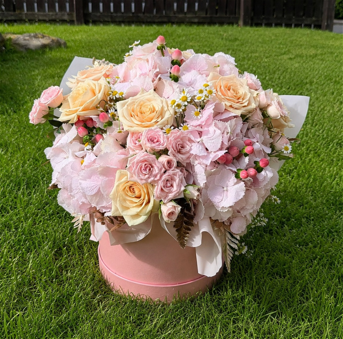 Arrangements | The Luxe Bloom Box