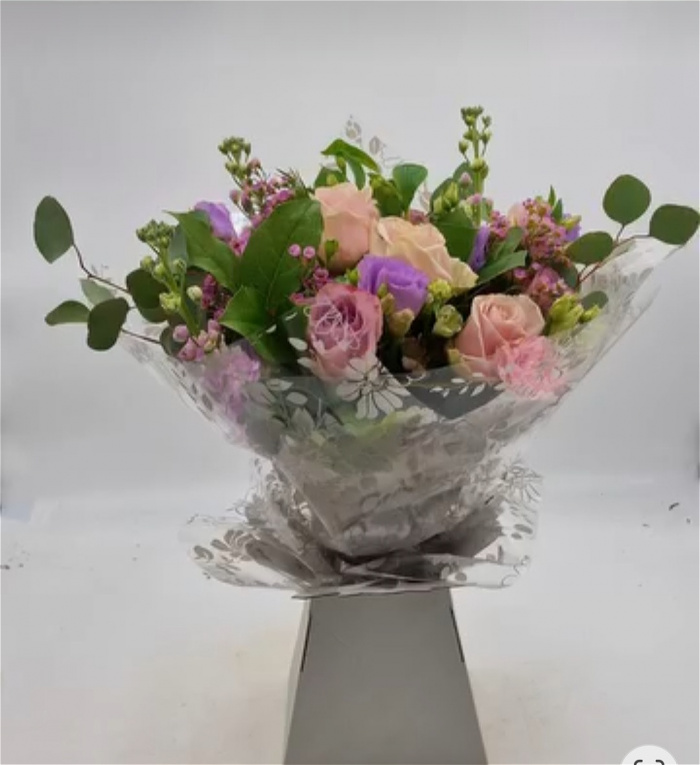 Bouquets | Mothers Day | Valentine's Day | Pastel Rose Gift Box Flowers