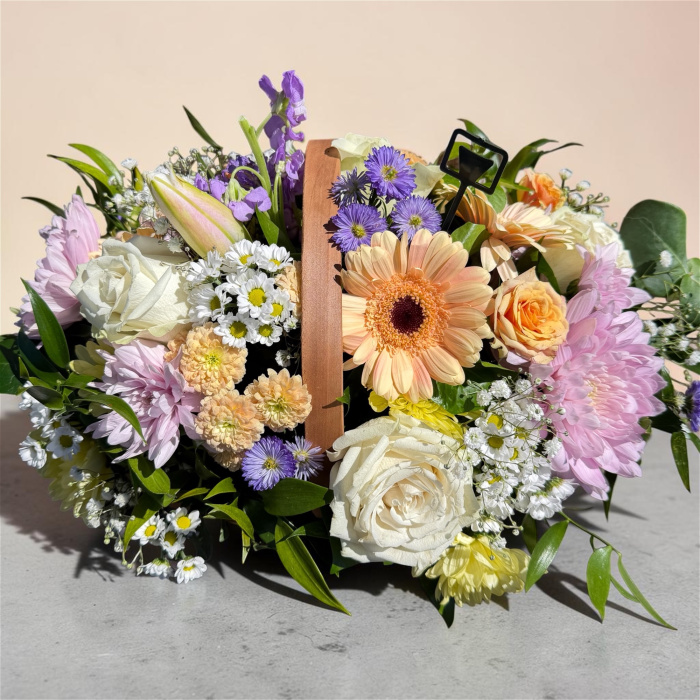 Arrangements | Just peachy basket