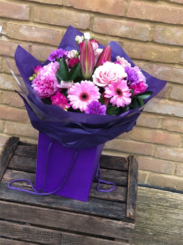Bouquets | Gifts | Flora