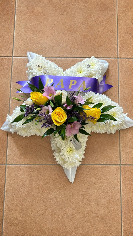 Bespoke funeral tributes | Star ~ Floral Sympathy Tribute