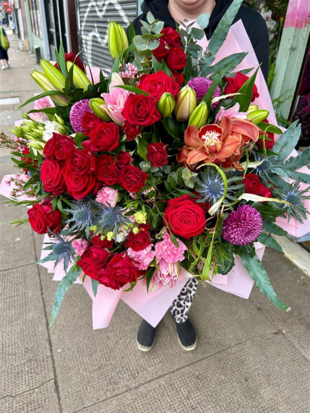 Luxury Flower ~ Collection | Just Love ~ luxury Hand-Tied Bouquet/ Boxed Hand-Tie