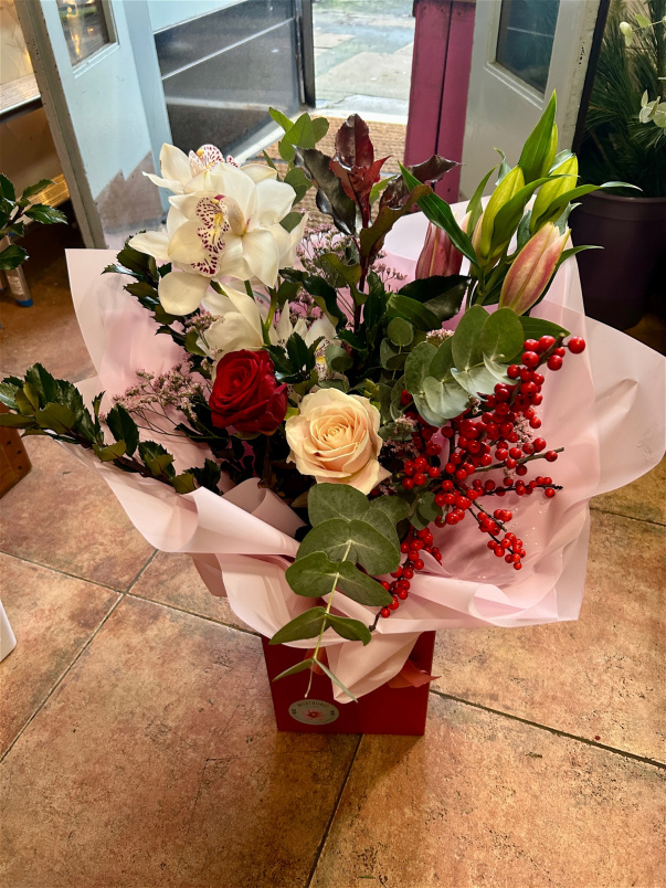 Christmas 2025 | Timeless ~ Boxed Hand-Tie