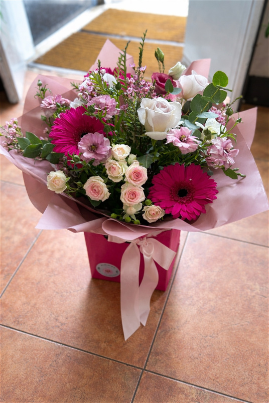 Our Mother's Day Flowers Collection | Rose Spritz ~ Boxed Hand-Tie