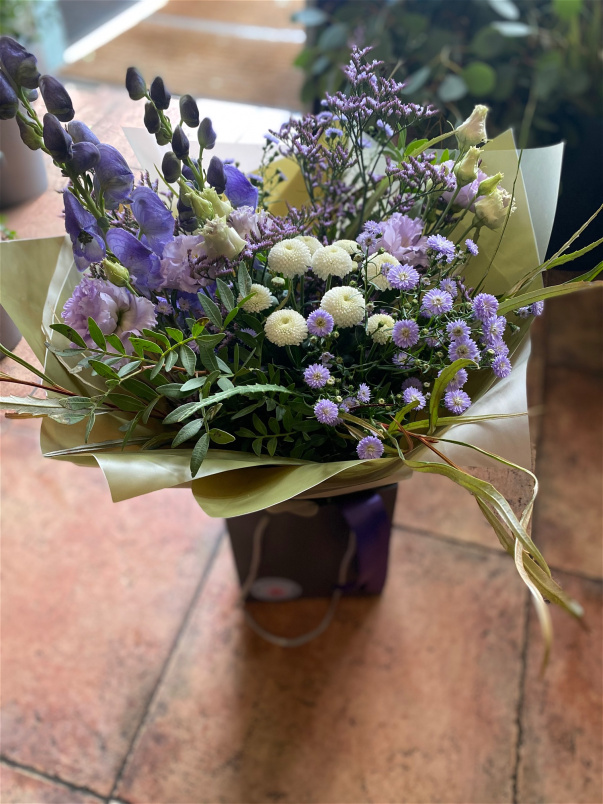 Boxed ~ Hand-Ties | Violet Skies – Boxed Hand-Tie