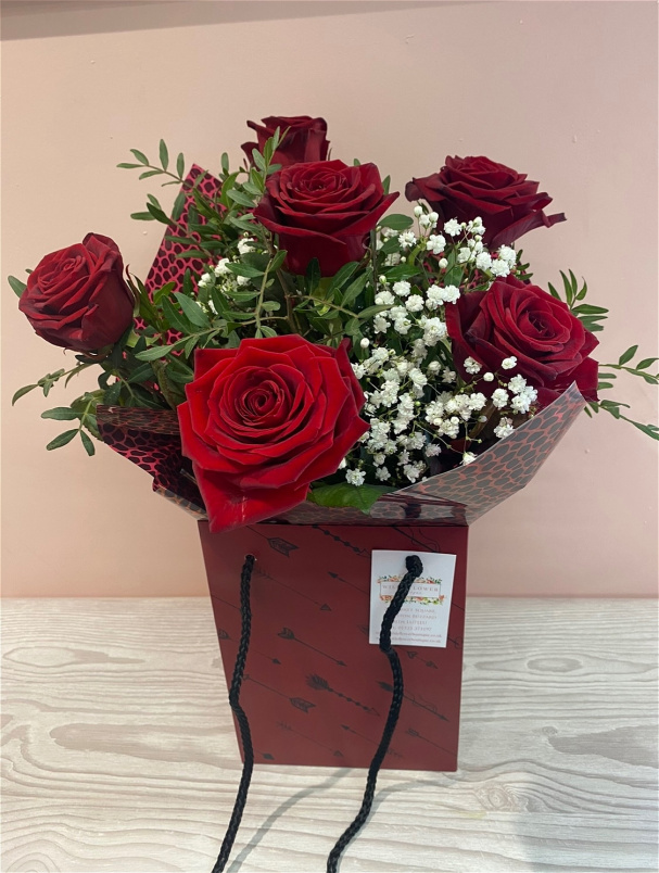Valentine’s Day - Flower Delivery in Leighton Buzzard - W