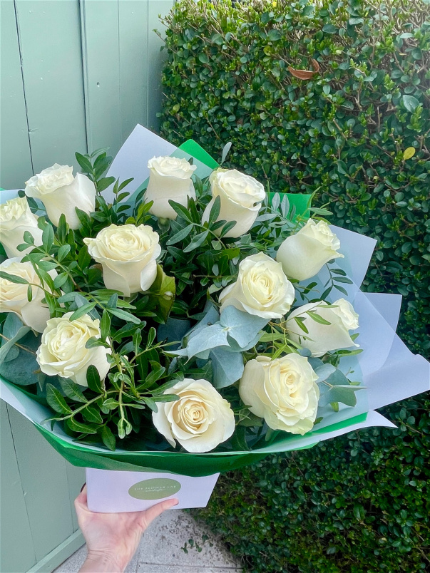 Bouquets | The Valentine's Collection | Luxury Ivory Rose Bouquet