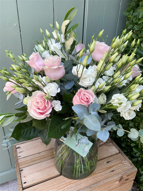 The Mother's Day Collection | Vase Arrangements | Roses & Lisianthus Vase Arrangement