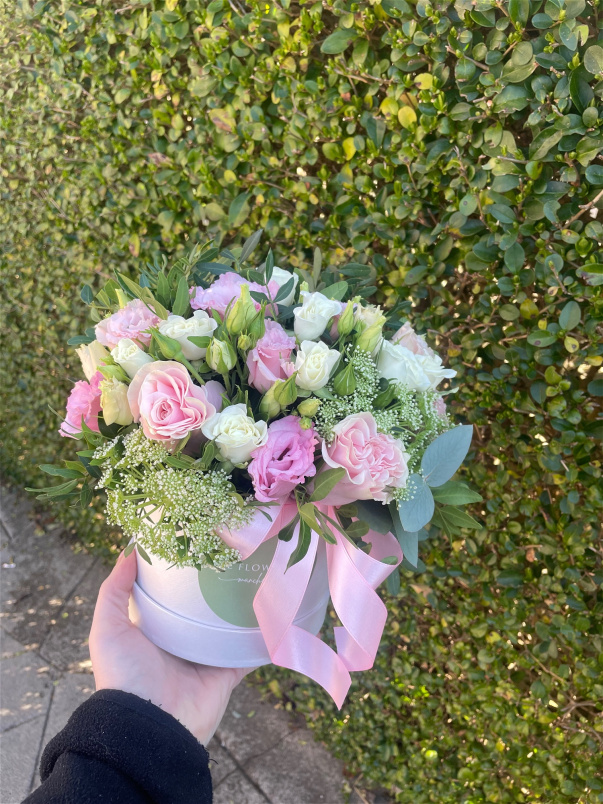 Flower Hatboxes & Baskets | The Flower Lab Hatbox Small