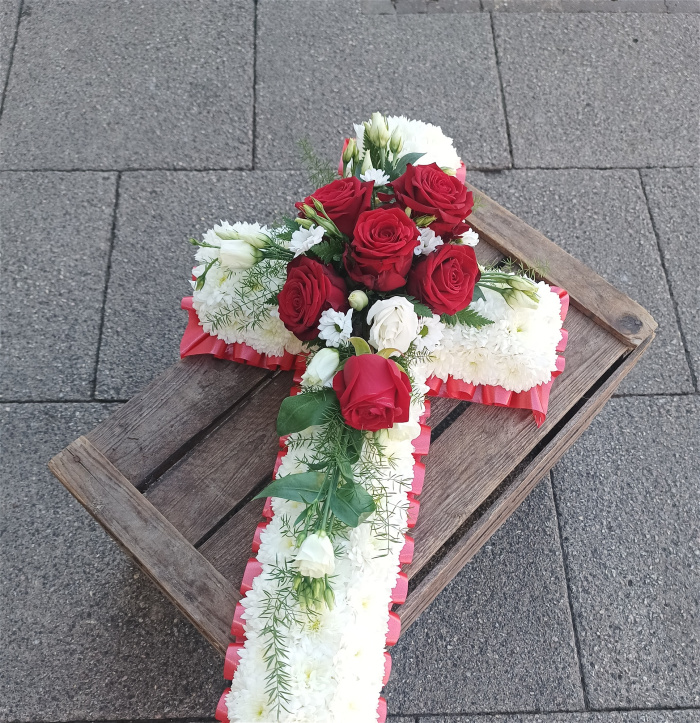 Funeral tributes | Traditional Based Cross