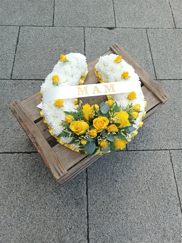 Funeral tributes | Traditional Horseshoe