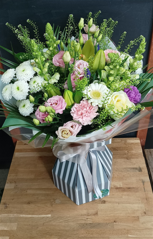 Bouquets & Arrangements | Warm wishes
