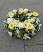 Funeral tributes | Wreath: white, lemon