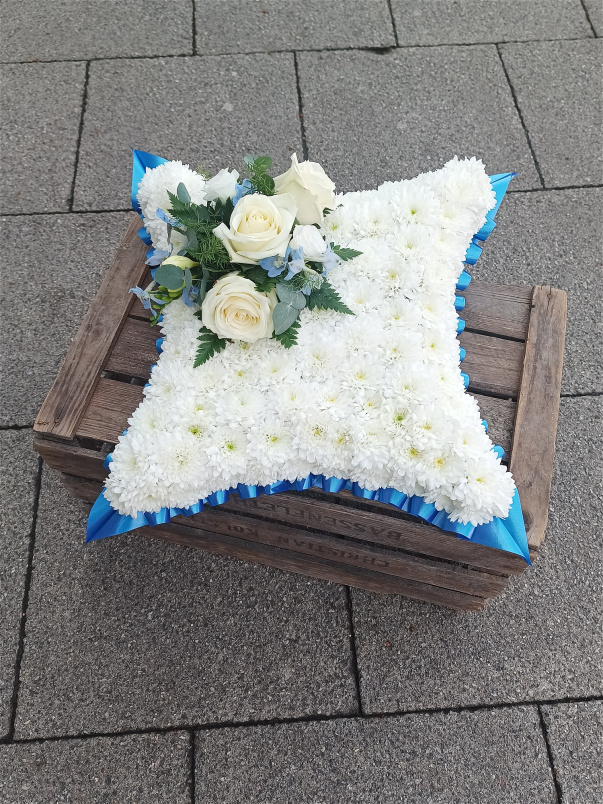Funeral tributes | Traditional Cushion Tribute