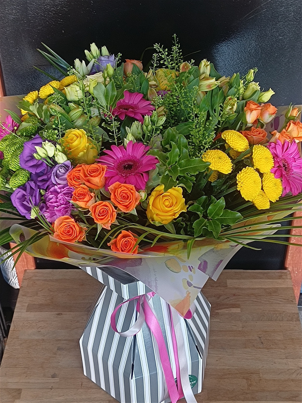 Valentine's Day 2026 | The Rainbow - Mix Valentine's Bouquet