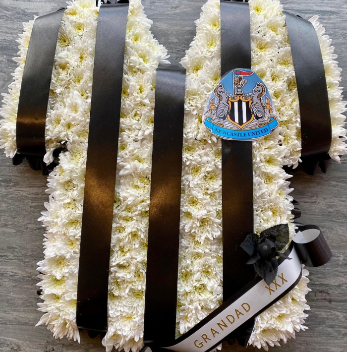 Funeral Flowers | football shirt funeral tribute.