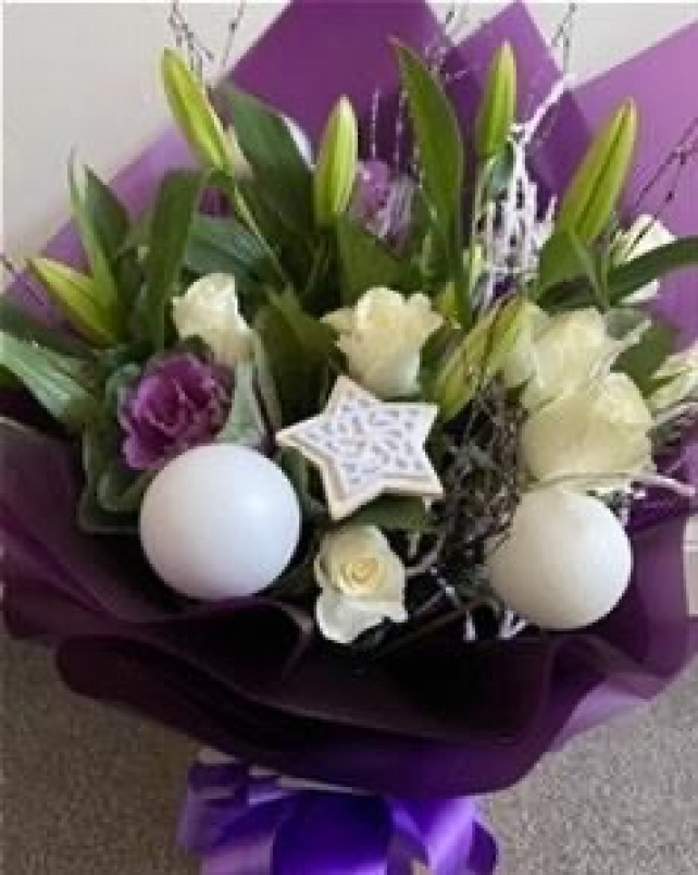 Christmas | Xmas purples and whites bouquet