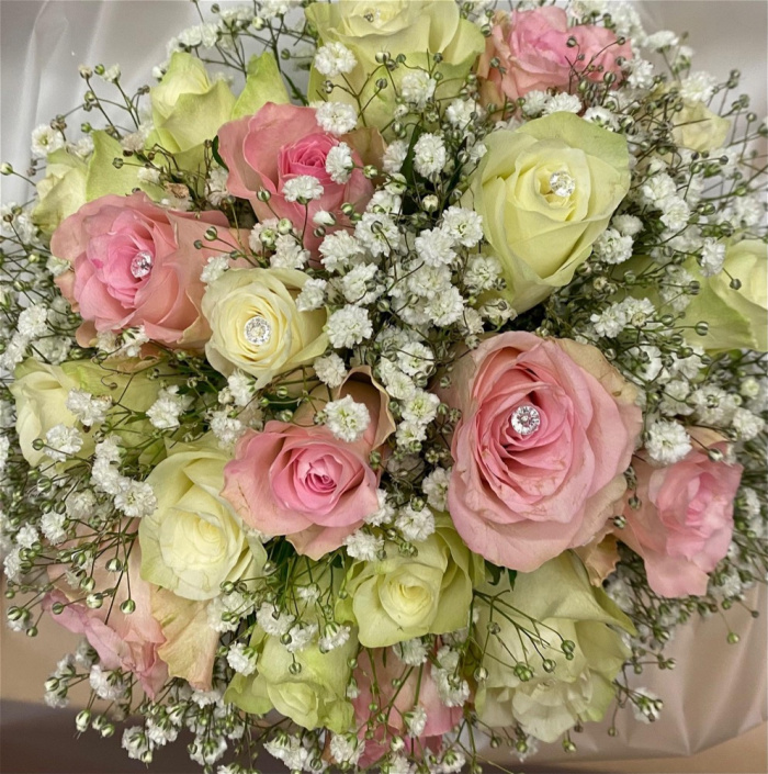 Weddings | Brides bouquet pink and white