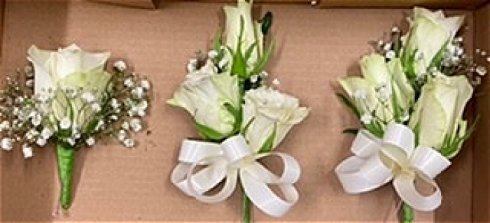 Weddings | Mothers corsage ivory