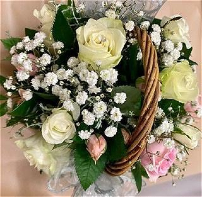 Weddings | Child bridesmaid basket pink