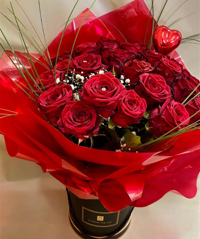 Valentines | Deluxe large red rose hat box x