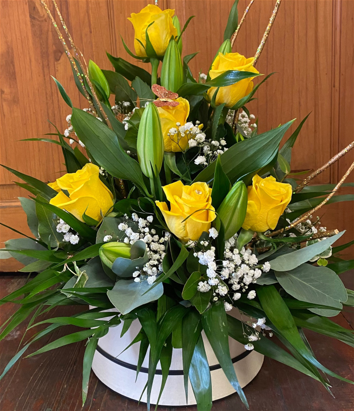 Arrangements | Easter | Yellow rose hatbox of flowers x