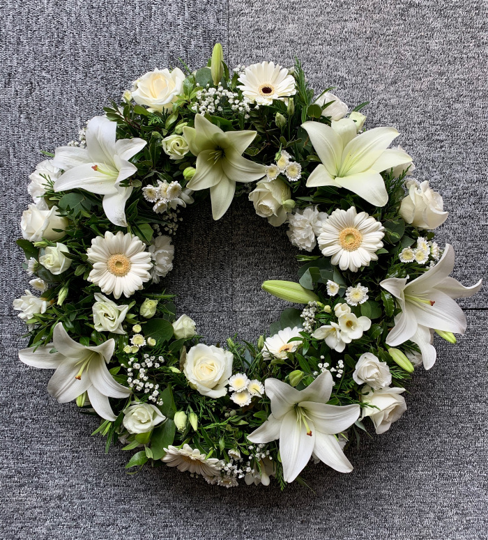 Wreath Tribute | Winter White Wreath