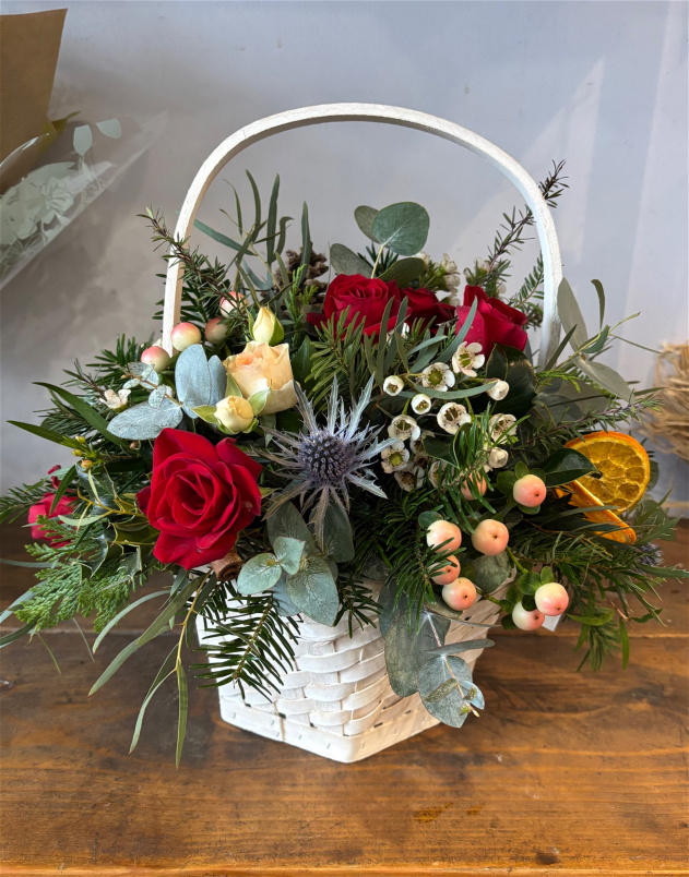 Arrangements | Christmas 2025 | Festive basket.